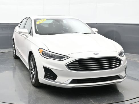 Used 2020 Ford Fusion SEL image 2