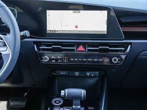 New 2025 Kia Niro EX image 14