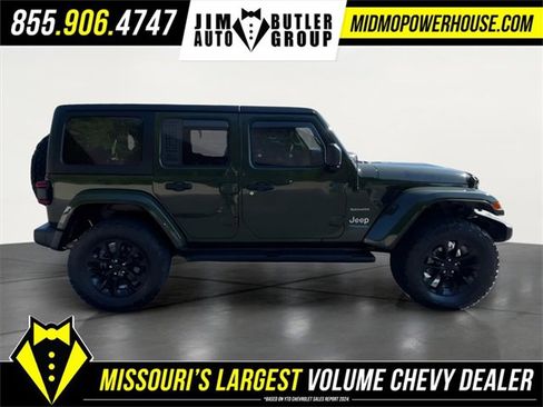 Used 2022 Jeep Wrangler Unlimited Sahara w/ Cold Weather Group image 11