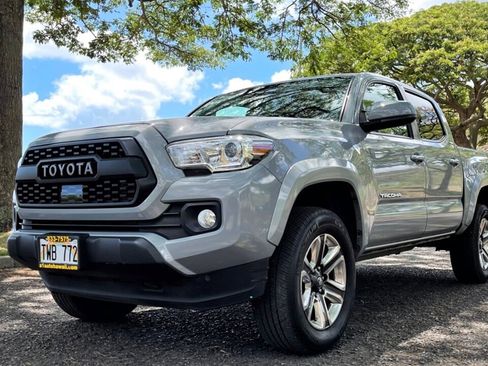 Used 2019 Toyota Tacoma SR5 image 1