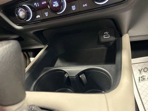Certified 2024 Honda HR-V LX image 22