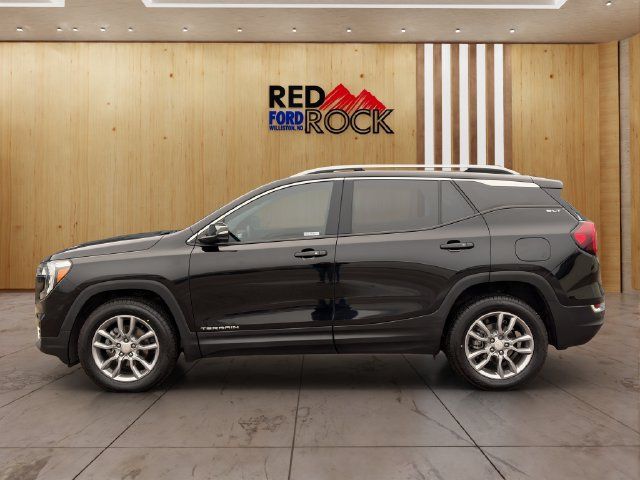 Used 2022 GMC Terrain SLT w/ Infotainment Package II AWD/4WD image 3