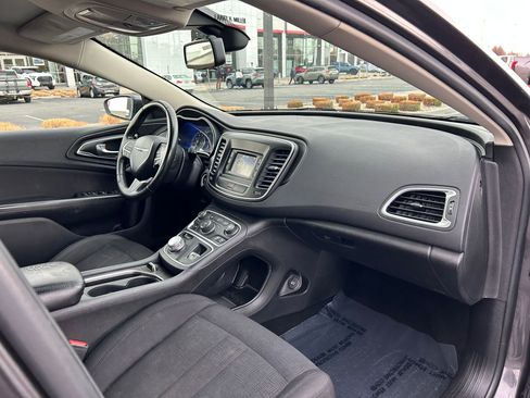 Used 2015 Chrysler 200 Limited w/ Convenience Group image 27