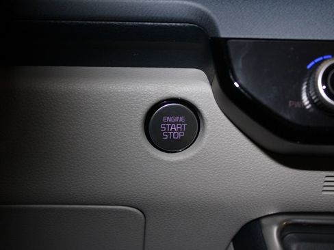 Used 2025 Kia Carnival EX image 51