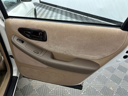 Used 1996 Toyota Avalon XL image 17