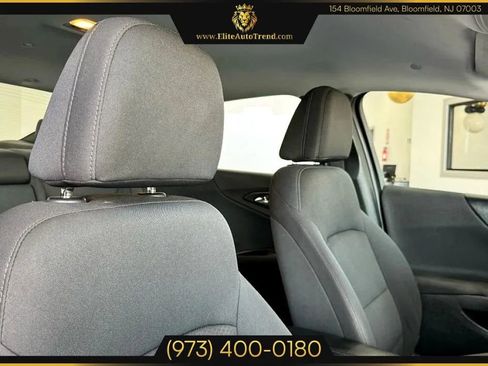 Used 2017 Chevrolet Malibu LT image 22