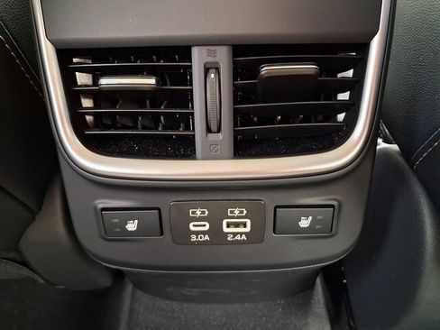 Certified 2025 Subaru Outback Limited image 17