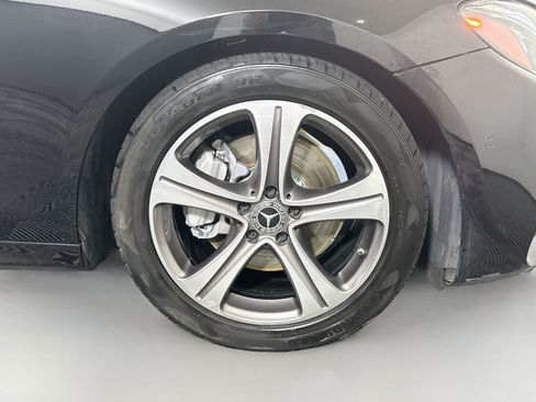 Used 2018 Mercedes-Benz E 300 image 32