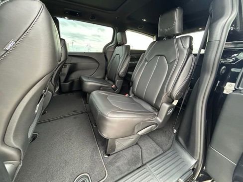 New 2026 Chrysler Pacifica Select image 27