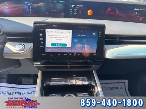 Used 2024 Lincoln Nautilus Reserve AWD/4WD image 5