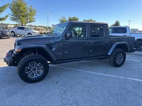 New 2025 Jeep Gladiator Mojave image 13