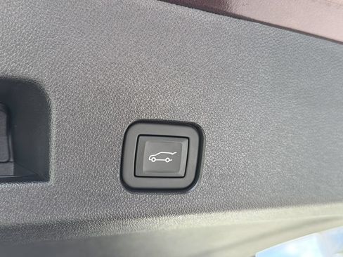 Certified 2024 Chevrolet Traverse RS FWD image 16