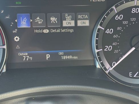 Used 2025 Toyota Highlander LE image 42