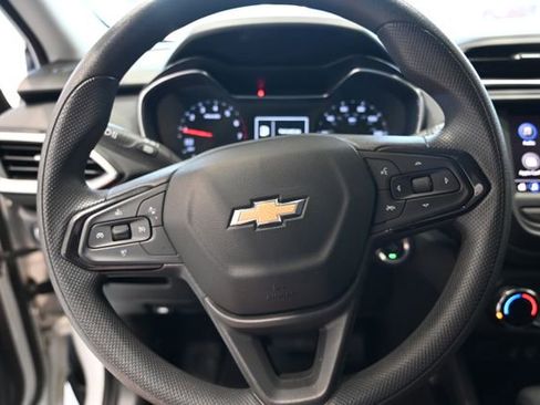 Used 2023 Chevrolet TrailBlazer LT FWD image 22