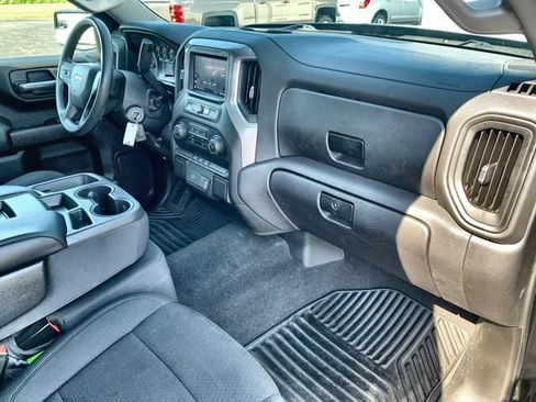Used 2020 Chevrolet Silverado 1500 Custom w/ Custom Value Package AWD/4WD image 26