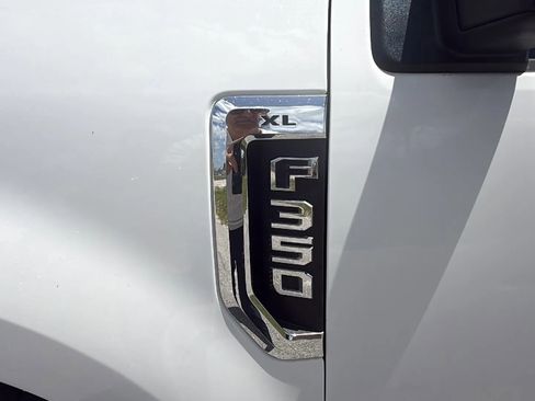 Used 2019 Ford F350 XL w/ Power Equipment Group AWD/4WD image 7