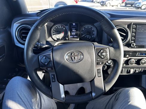 Used 2023 Toyota Tacoma TRD Off-Road image 9