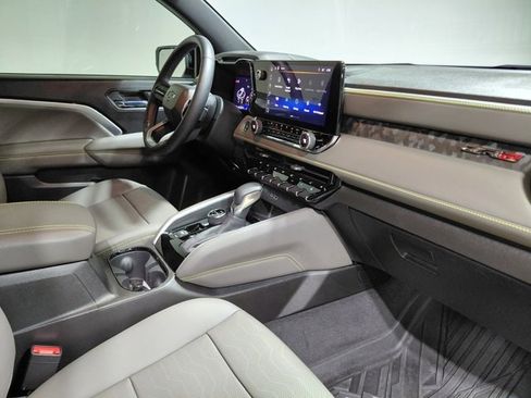 Certified 2024 Chevrolet Colorado ZR2 w/ ZR2 Convenience Package III image 31