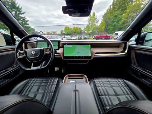Used 2025 Rivian R1S Premium AWD/4WD image 12
