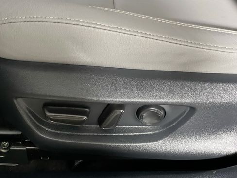 Used 2025 Toyota Camry SE FWD image 16