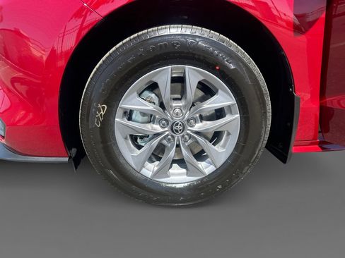 New 2026 Toyota Sienna XLE FWD image 14
