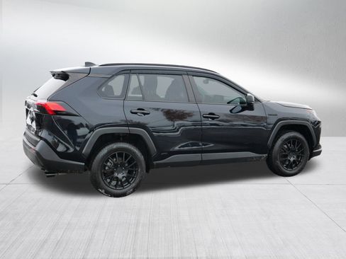 Used 2019 Toyota RAV4 LE image 7