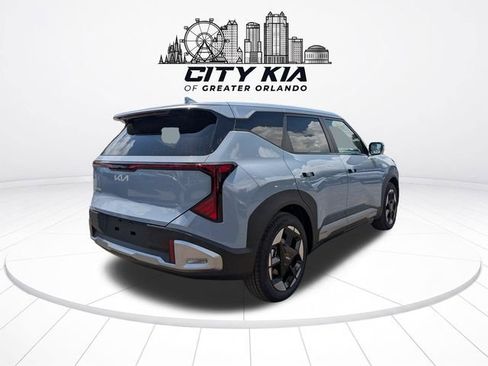 New 2027 Kia Seltos S FWD image 7