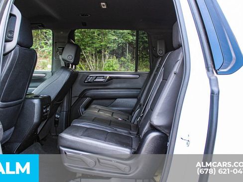 Used 2025 Chevrolet Suburban Z71 AWD/4WD image 18