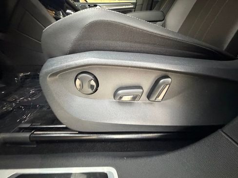 Used 2022 Volkswagen Tiguan SE R-Line AWD/4WD image 26