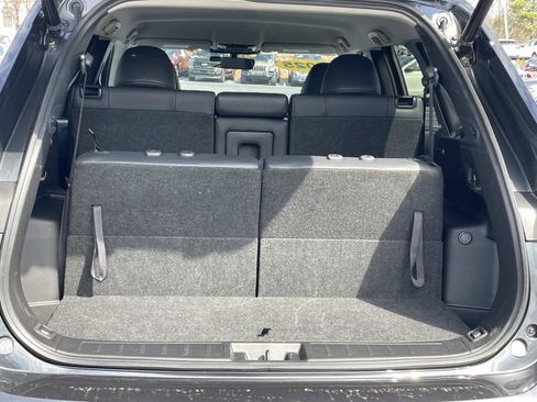 Used 2025 Mitsubishi Outlander SE image 10