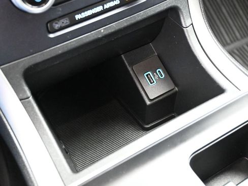 Used 2022 Ford Edge SE w/ Black Appearance Package image 18