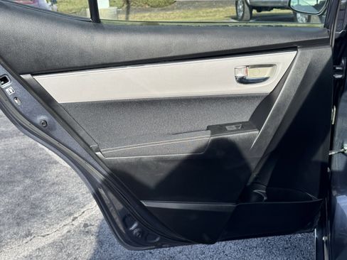 Used 2017 Toyota Corolla LE image 29