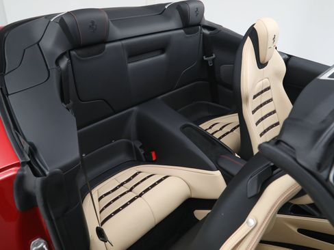 Certified 2025 Ferrari Roma Spider RWD image 26