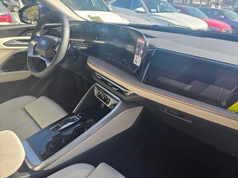 New 2025 Audi Q5 Prestige image 12