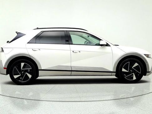 Used 2025 Hyundai Ioniq 5 Limited RWD image 4