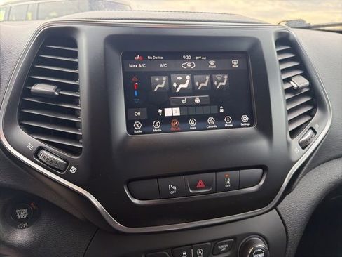 Used 2021 Jeep Cherokee Latitude Lux image 6