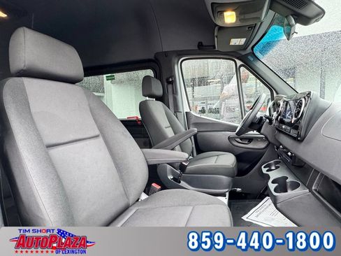 Used 2025 Mercedes-Benz Sprinter 2500 image 46