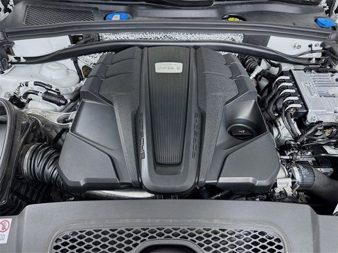 Used 2022 Porsche Macan S image 33