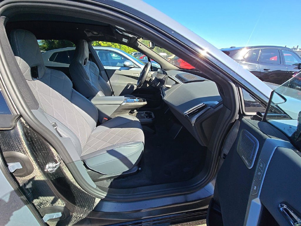 Used 2026 BMW iX xDrive60 w/ M Sport Package AWD/4WD image 14