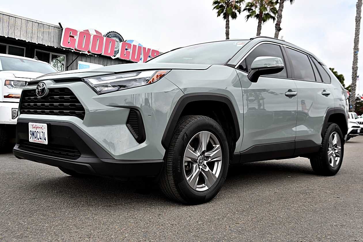 Used 2022 Toyota RAV4 XLE FWD image 1