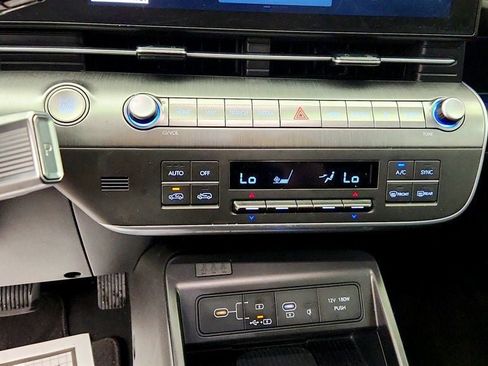 Used 2024 Hyundai Kona Limited FWD image 18