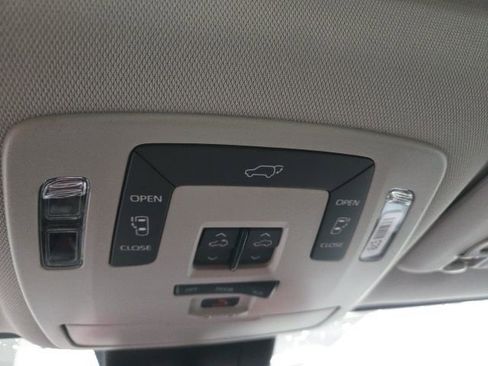 New 2026 Toyota Sienna XLE image 27