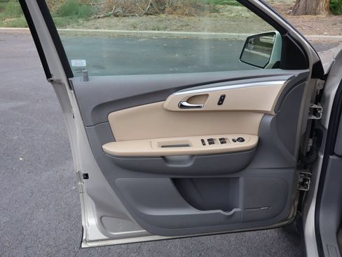 Used 2012 Chevrolet Traverse LT AWD/4WD image 25