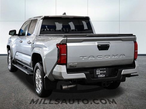Used 2025 Toyota Tacoma SR5 AWD/4WD image 5