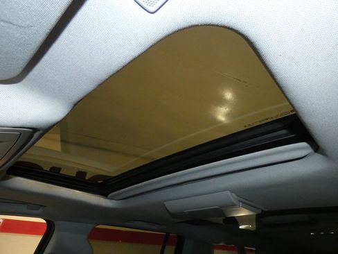 Used 2020 GMC Yukon XL SLT w/ Open Road Package image 22