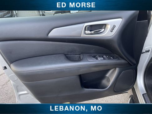 Used 2020 Nissan Pathfinder SL image 21