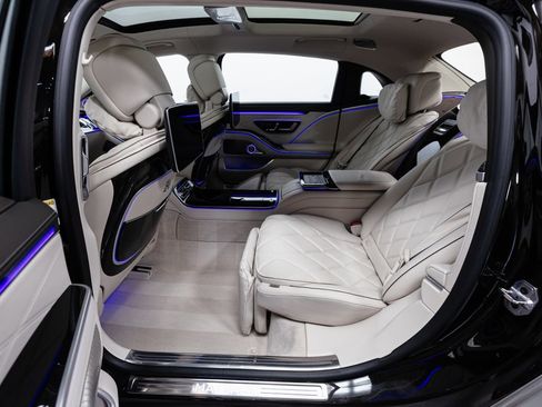 Used 2024 Mercedes-Benz Maybach S 580 Maybach S 580 image 30