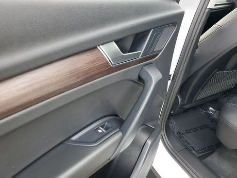 Used 2023 Audi Q5 2.0T Premium w/ Convenience Package image 17