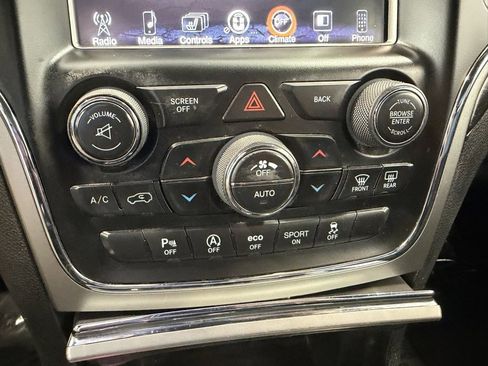 Used 2017 Jeep Grand Cherokee Altitude image 12
