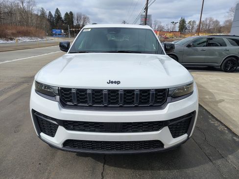 New 2026 Jeep Grand Cherokee L 4WD image 3